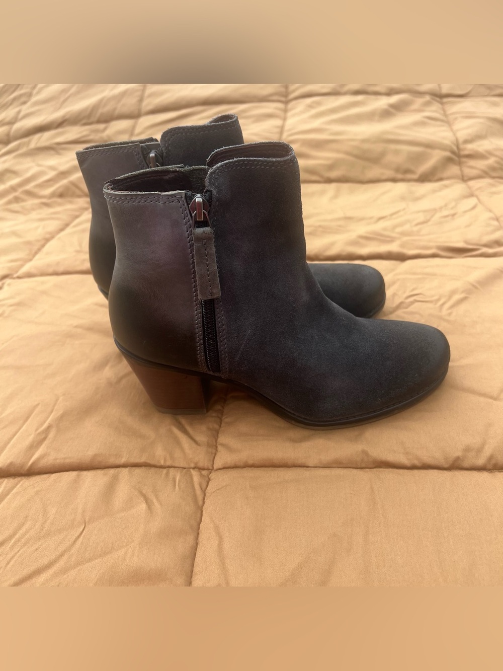 ROAN Lina Grey Leather Boots by Bed Stu  Cabincore Size 7.5 Elevated Basic